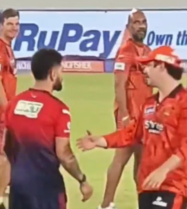 controversy-for-kohlis-refusal-to-shake-travis-heads-hand-after-the-wicket