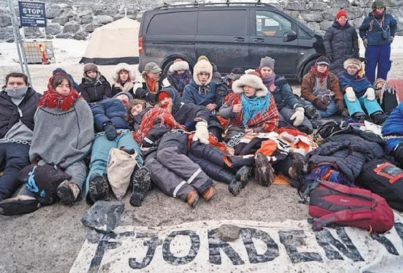 indigenous-people-protest-in-northern-norway-over-a-copper-mine