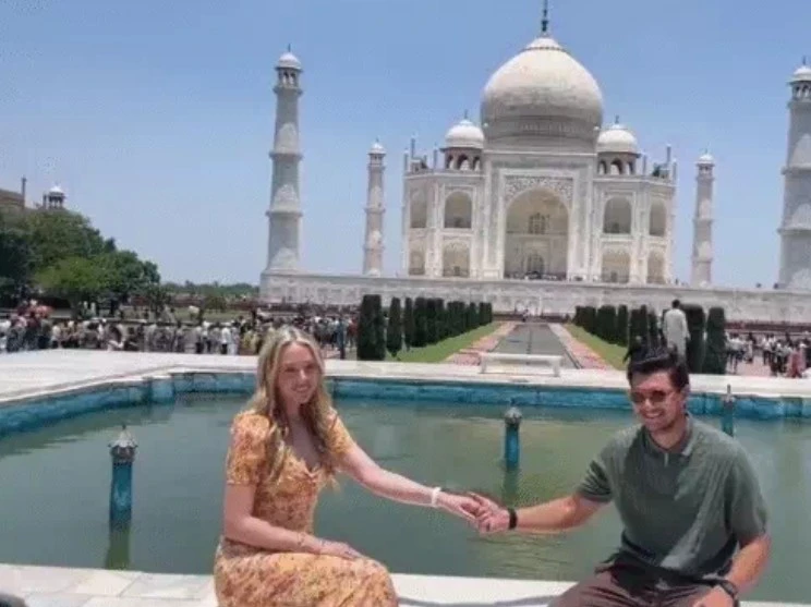 trumps-daughter-went-to-see-the-taj-mahal