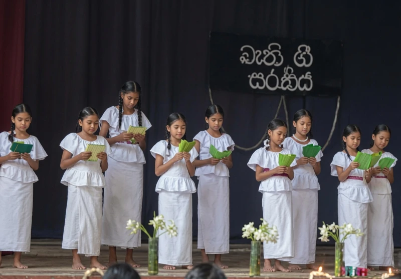 the-probation-girls-who-came-to-sing-devotional-songs-in-the-buddhist-convention-premises-ran-away