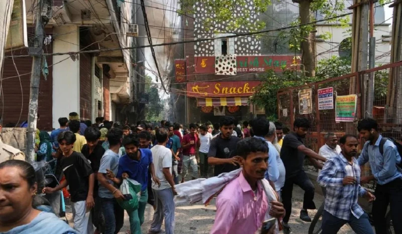 21-people-including-foreigners-died-in-a-fire-in-a-hotel-in-new-delhi