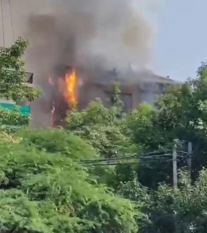 21-people-including-foreigners-died-in-a-fire-in-a-hotel-in-new-delhi