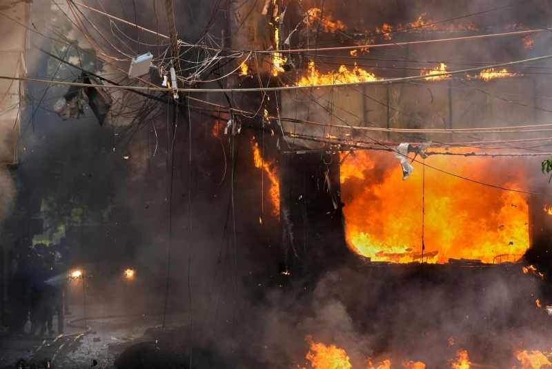 21-people-including-foreigners-died-in-a-fire-in-a-hotel-in-new-delhi
