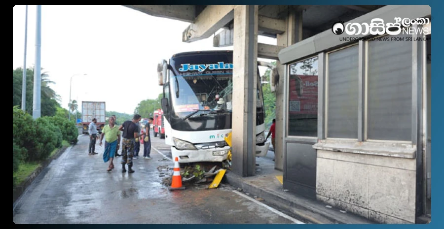 10-hospitalized-in-bus-accident-on-southern-expressway