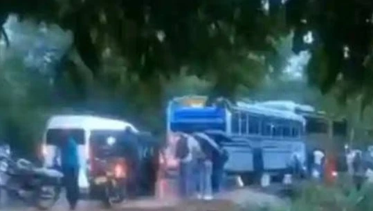 15-people-in-the-hospital-after-two-buses-collided-in-lunugamwehera
