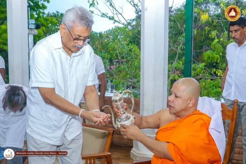 in-the-middle-of-the-story-of-being-arrested-gota-went-to-visit-kiri-vehera-photos