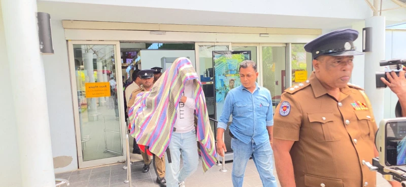 two-criminals-caught-in-dubai-to-sri-lanka