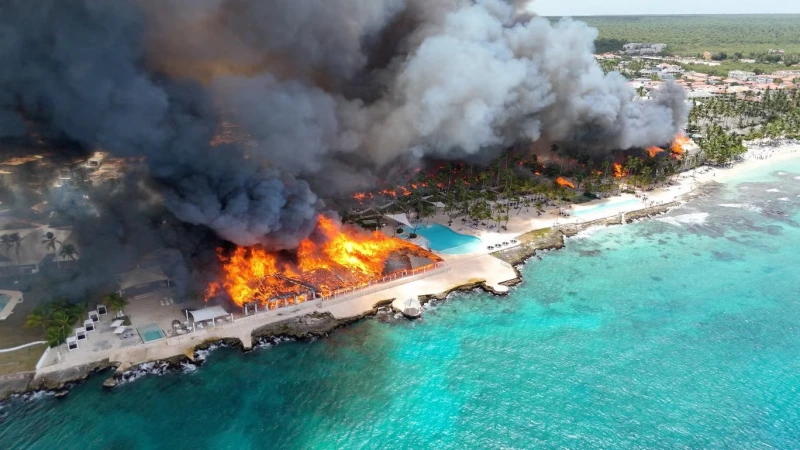 huge-fire-at-a-hotel-in-the-dominican-republic