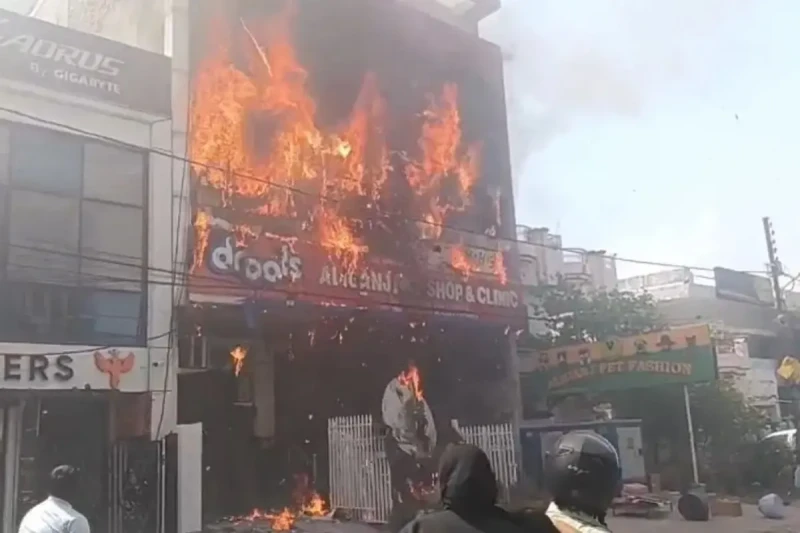 15-students-were-killed-in-a-fire-at-an-animation-video-making-place-in-lucknow