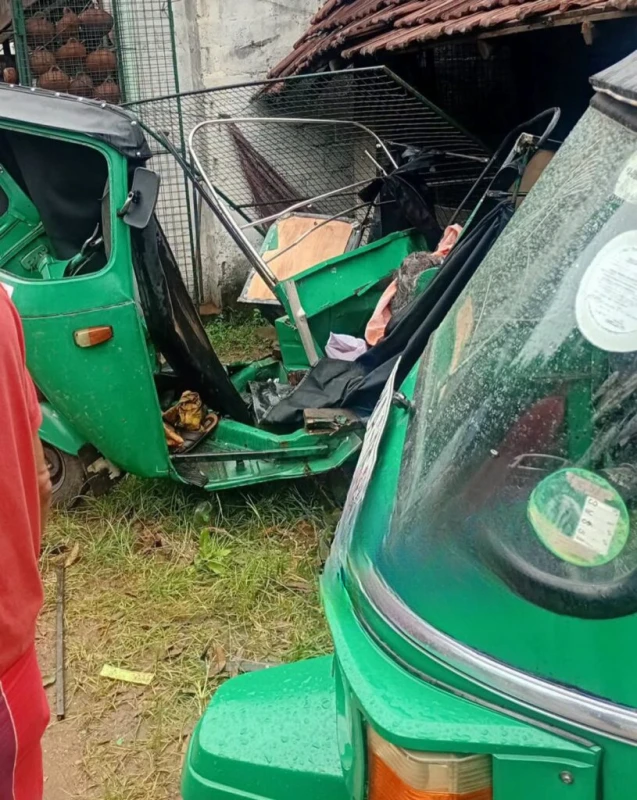 a-woman-died-in-kegalle-seven-vehicle-accident-photos