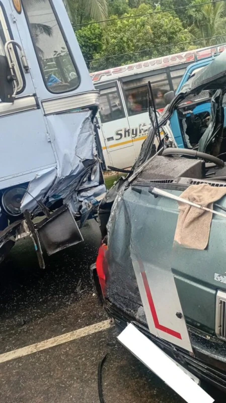 a-woman-died-in-kegalle-seven-vehicle-accident-photos