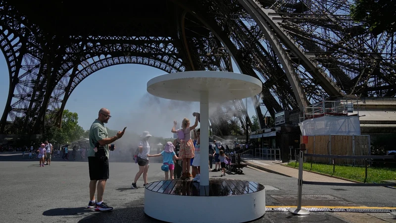 hot-weather-across-europe---even-the-eiffel-tower-is-closing