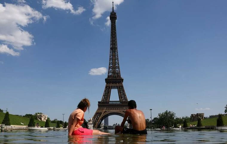 hot-weather-across-europe---even-the-eiffel-tower-is-closing