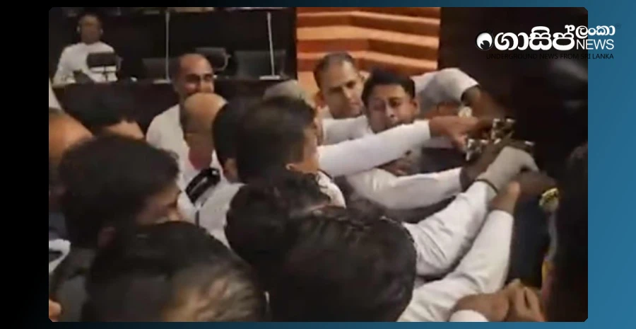 dayasiri-and-ajithu-prepare-to-raise-the-mace-and-heat-up-the-parliament-video