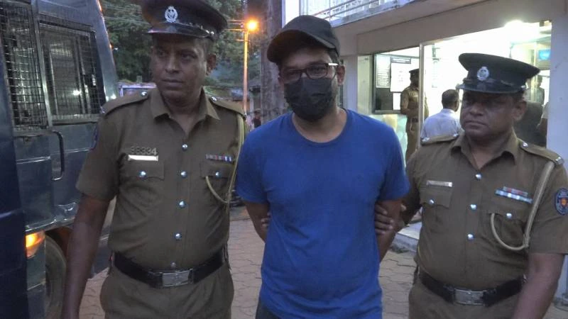 champikas-runaway-bus-landed-at-chavakachchery---a-driver-who-helped-the-escape-was-also-arrested