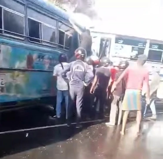 two-buses-collided-in-matara-talalla-40-people-in-hospital