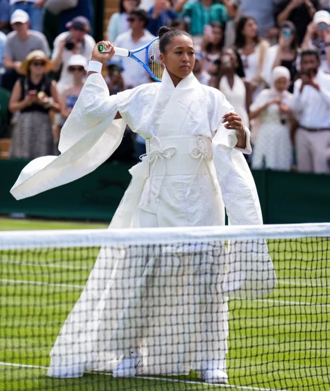 naomi-osaka-makes-a-wimbledon-tennis-fashion-tip