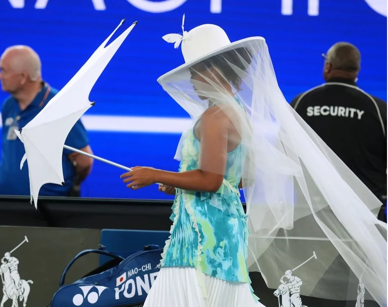 naomi-osaka-makes-a-wimbledon-tennis-fashion-tip