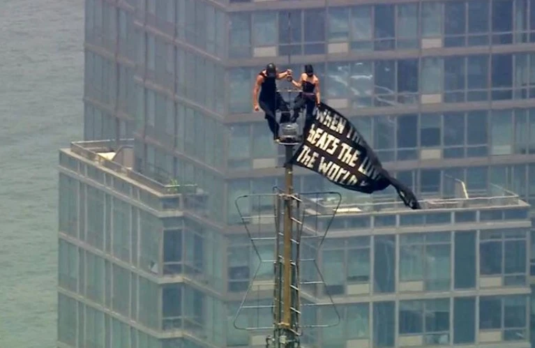 the-couple-who-declared-their-love-by-climbing-to-the-top-of-the-empire-state-building-was-arrested