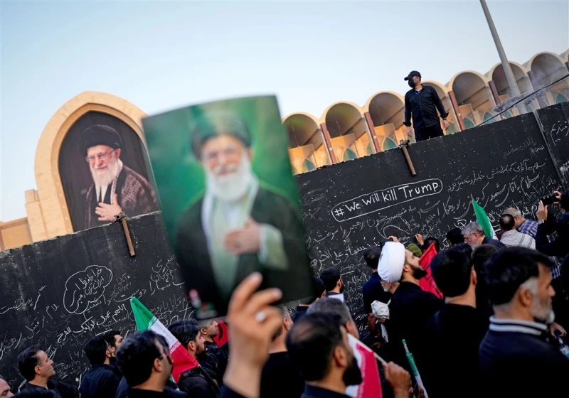 ayatollah-ali-khameneis-emotional-funeral