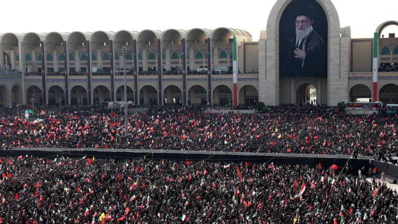ayatollah-ali-khameneis-emotional-funeral