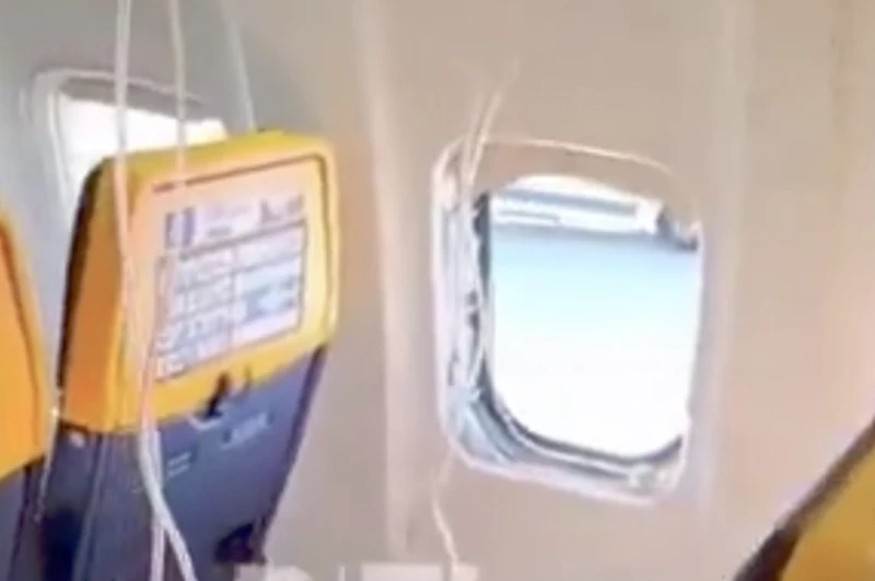 a-passenger-was-ejected-from-a-ryanair-window-when-it-broke