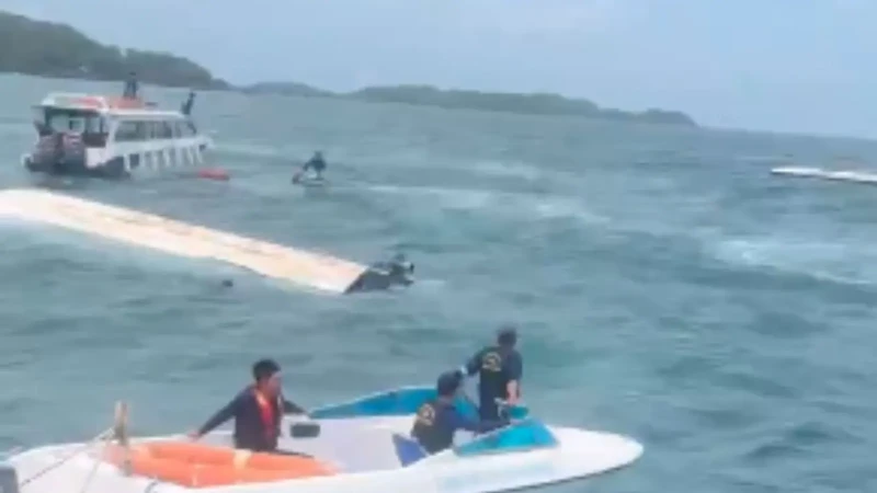 15-dead-after-boat-capsizes-in-vietnam