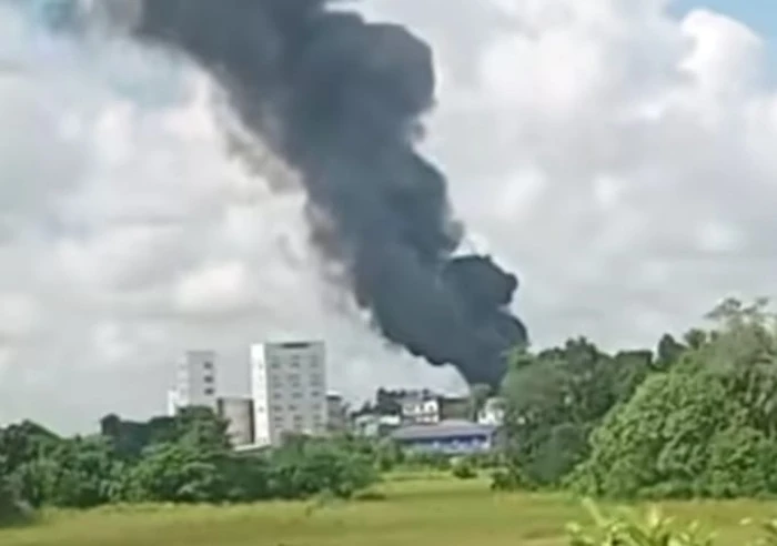 a-homagama-helmet-factory-catches-fire