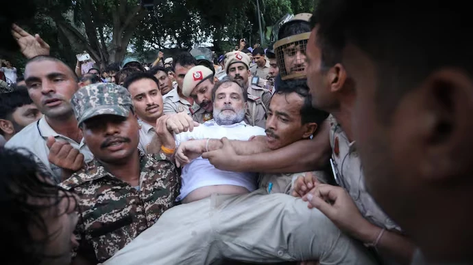 indian-opposition-leader-rahul-gandhi-has-been-arrested-by-the-police-during-a-protest-near-the-official-residence-of-indian-prime-minister-narendra-modi