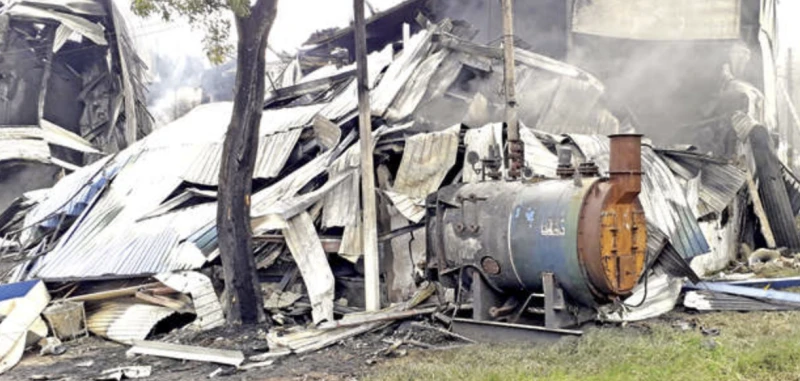 fan-fire-spread-due-to-thinner---5-killed-in-helmet-factory-fire