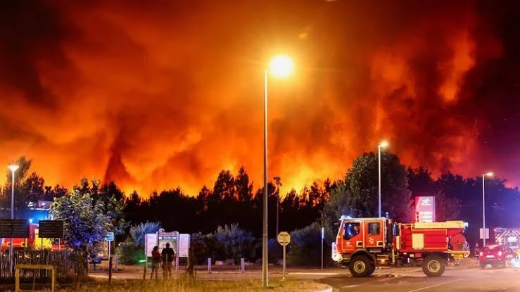 huge-fires-in-france-and-spain