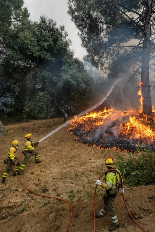 huge-fires-in-france-and-spain