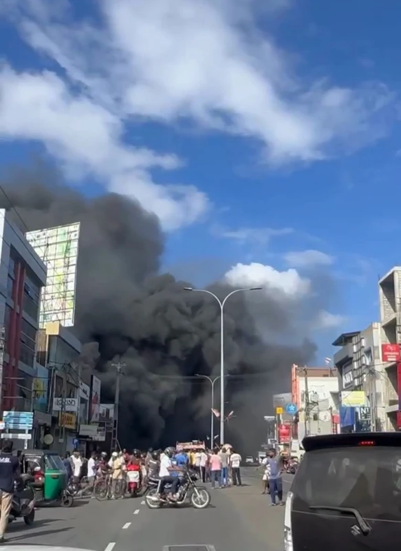 matara-sale-shop-catches-fire-photos