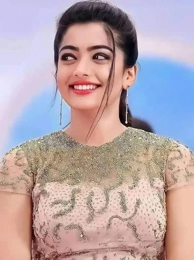 indian-actress-rashmika-mandanna-fractured-her-hip