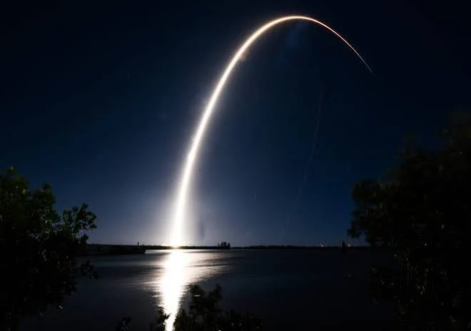 part-of-a-spacex-rocket-is-set-to-crash-into-the-lunar-surface-in-2026