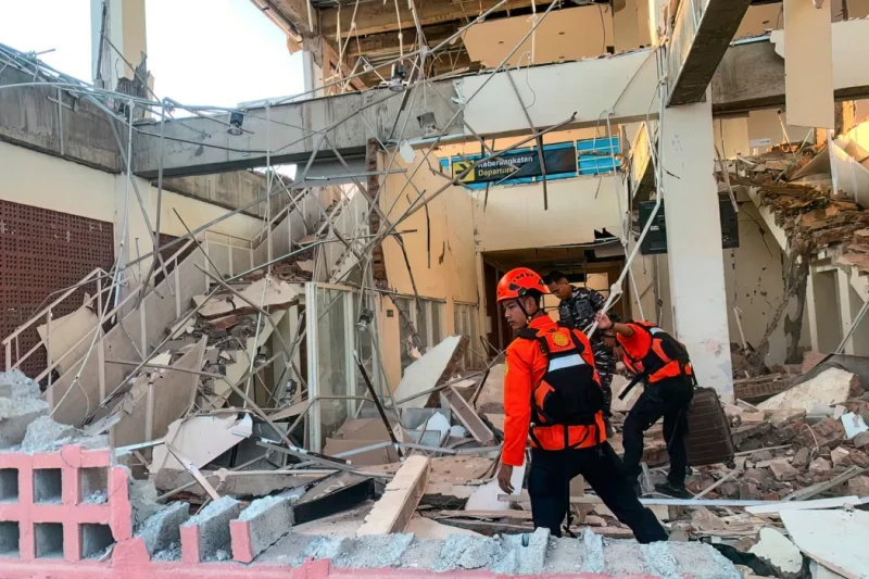 heavy-damage-from-77-earthquake-in-indonesia