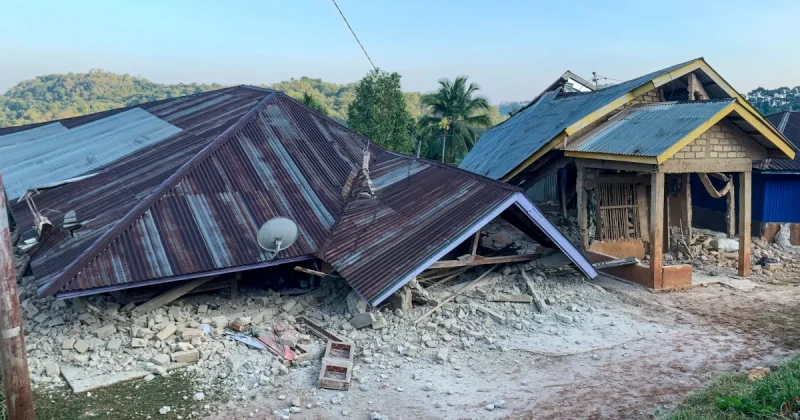 heavy-damage-from-77-earthquake-in-indonesia