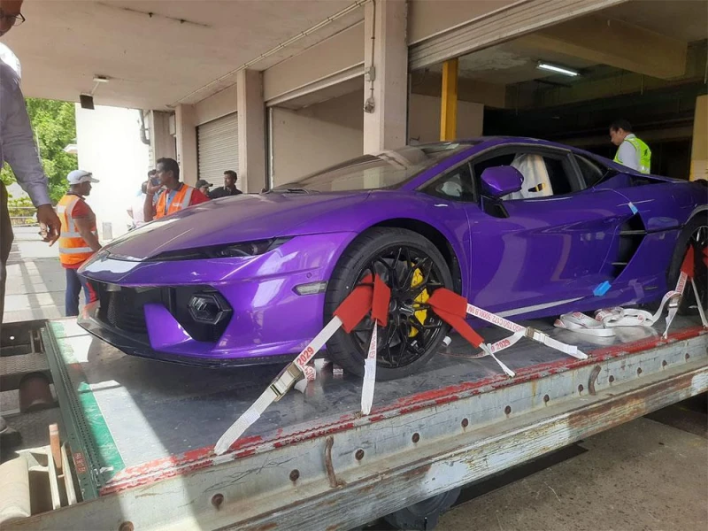 14-lamborghinis-sent-to-dubai-have-arrived-in-colombo-from-italy
