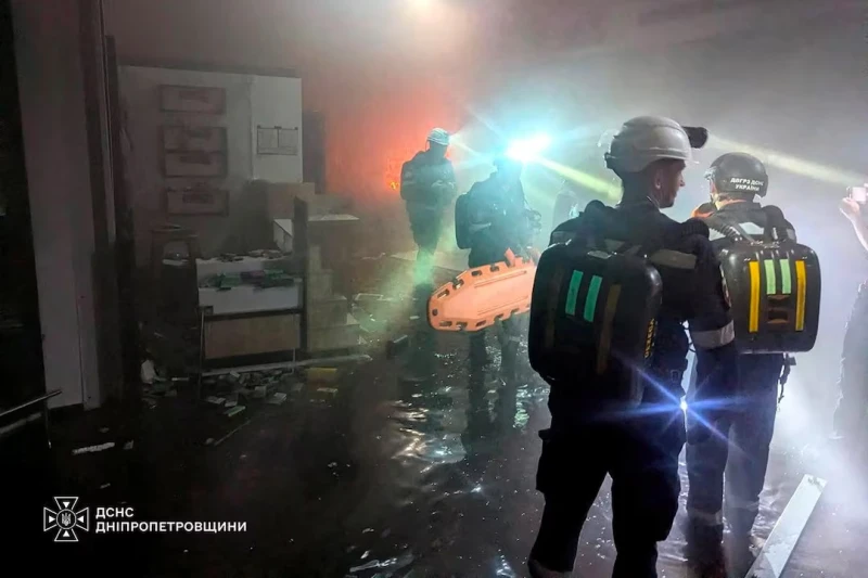a-shopping-mall-in-the-hometown-of-the-ukrainian-president-is-destroyed-in-russia---16-dead