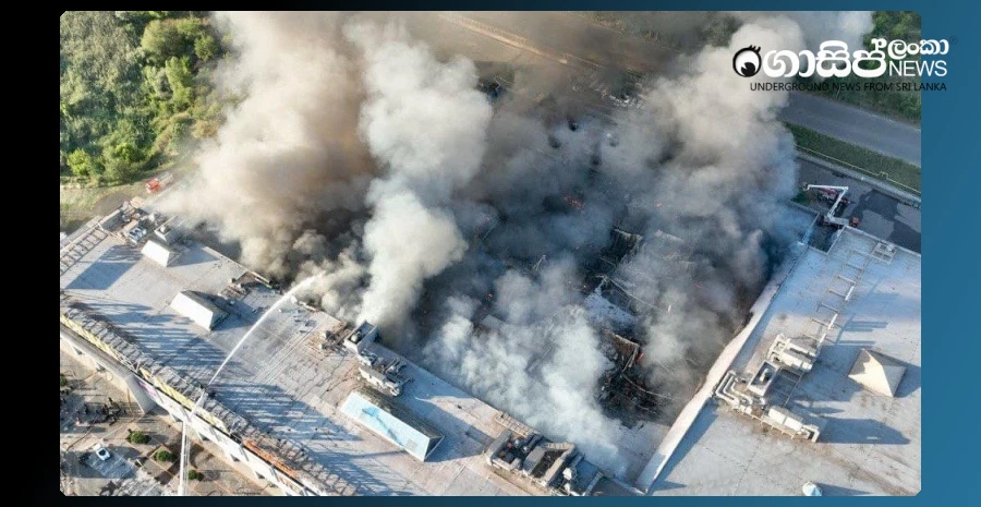 a-shopping-mall-in-the-hometown-of-the-ukrainian-president-is-destroyed-in-russia---16-dead