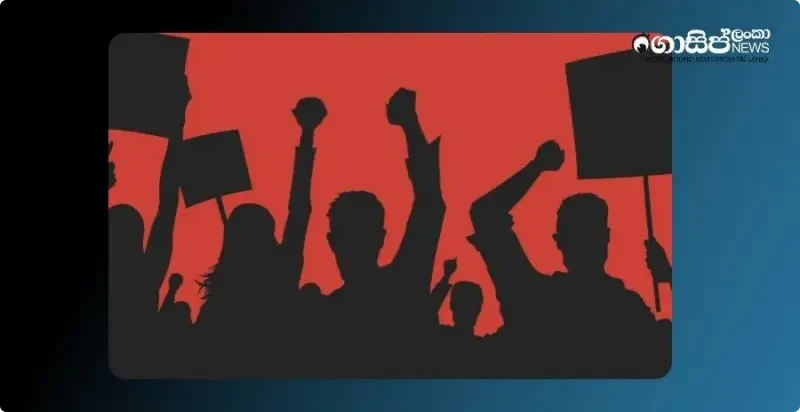 university-students-protest-against-the-shortage-of-teachers-during-lunch-hour