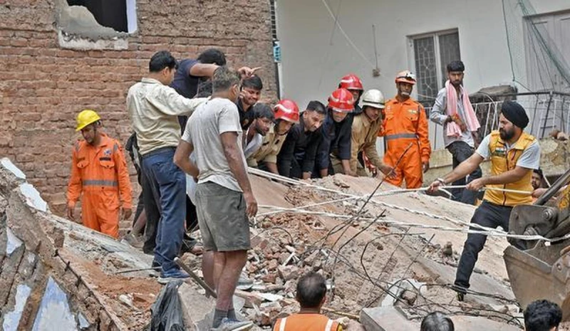 6-killed-as-university-hostel-building-collapses-in-new-delhi