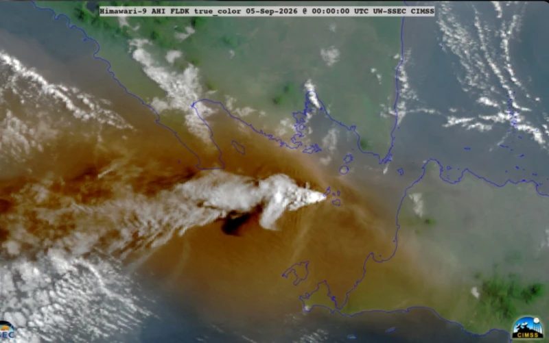 jakartas-main-airport-closed-due-to-volcanic-eruption