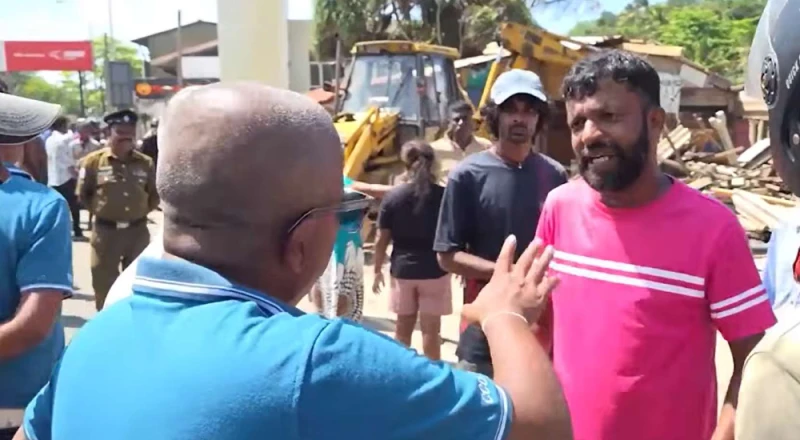 unauthorized-constructions-at-galle-dewata-are-being-demolished-as-people-shout-no-no-photos