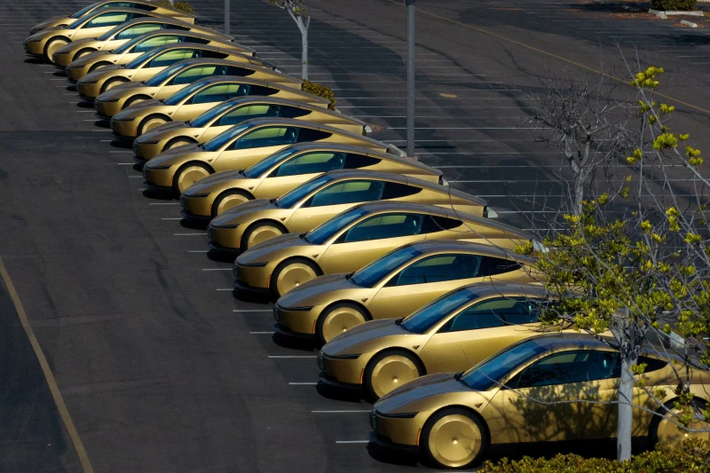 extensive-investigation-into-the-steering-wheelless-tesla-cybercab