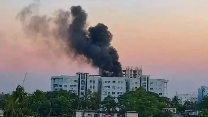 6-people-including-a-young-child-die-in-bangladesh-hospital-fire