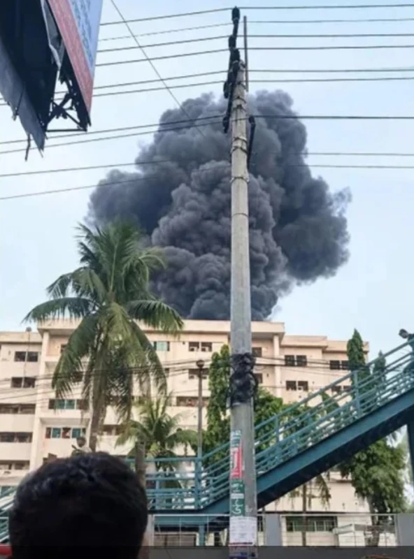 6-people-including-a-young-child-die-in-bangladesh-hospital-fire
