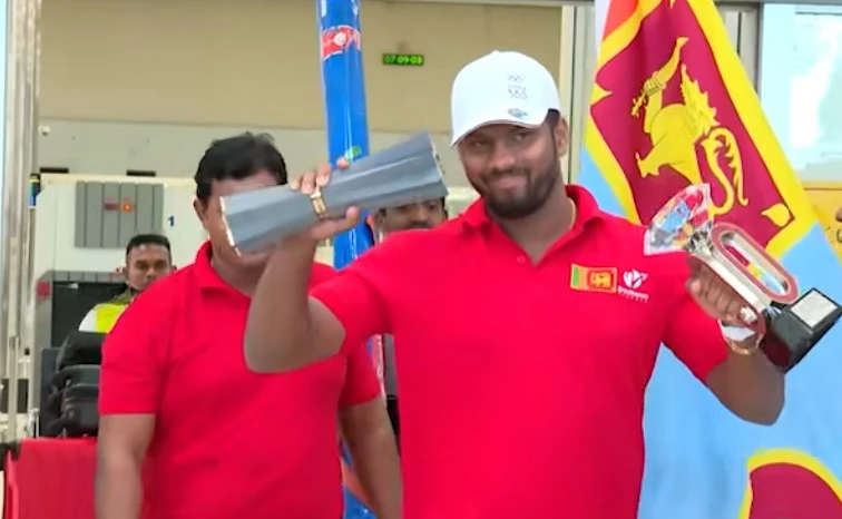 several-spears-brought-by-rumesh-to-the-island-after-winning-victories-were-broken