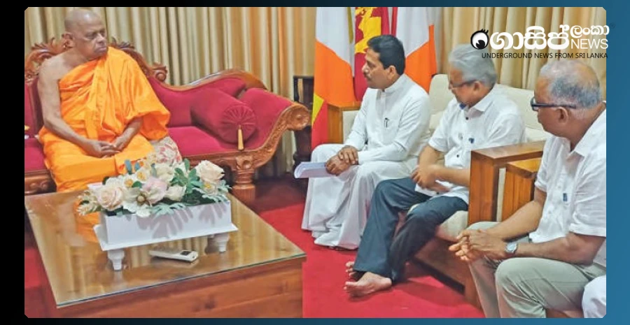 malwathu-asgiri-theros-advise-to-regulate-social-media