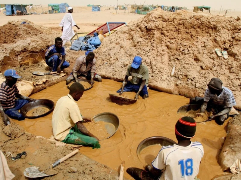 82-missing-after-illegal-gold-mine-collapses-in-sudan
